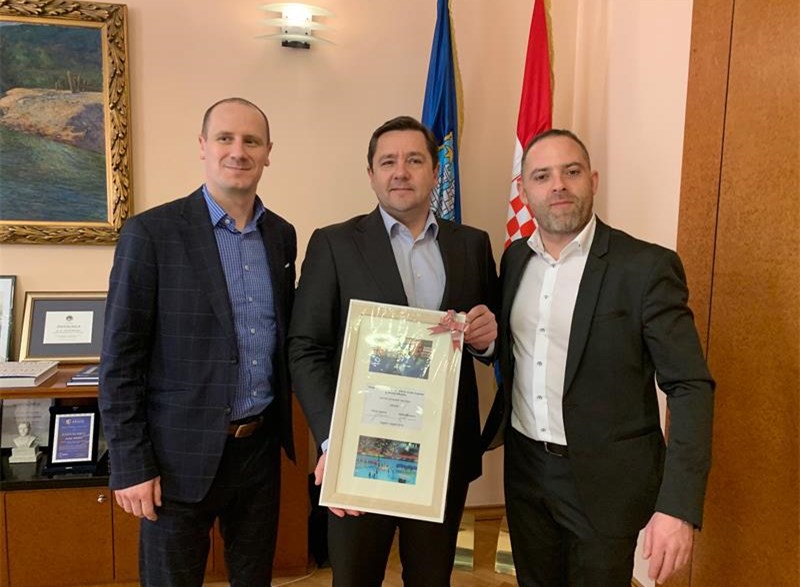 Predsjednik Gradske skupštine Grada Zagreba dr. sc. Andrija Mikulić primio je hrvatske rukometne suce Matiju Gubicu i Borisa Miloševića