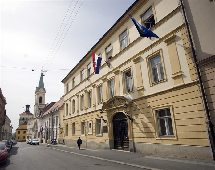 Javni pozivni natječaj za podnošenje prijedloga za dodjelu Nagrade Grada Zagreba i Zagrepčanku godine