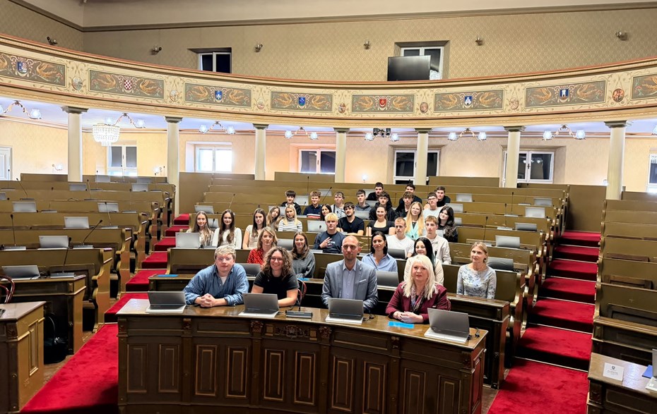 Učenici srednjih škola Grada Zagreba u posjetu Gradskoj skupštini Grada Zagreba